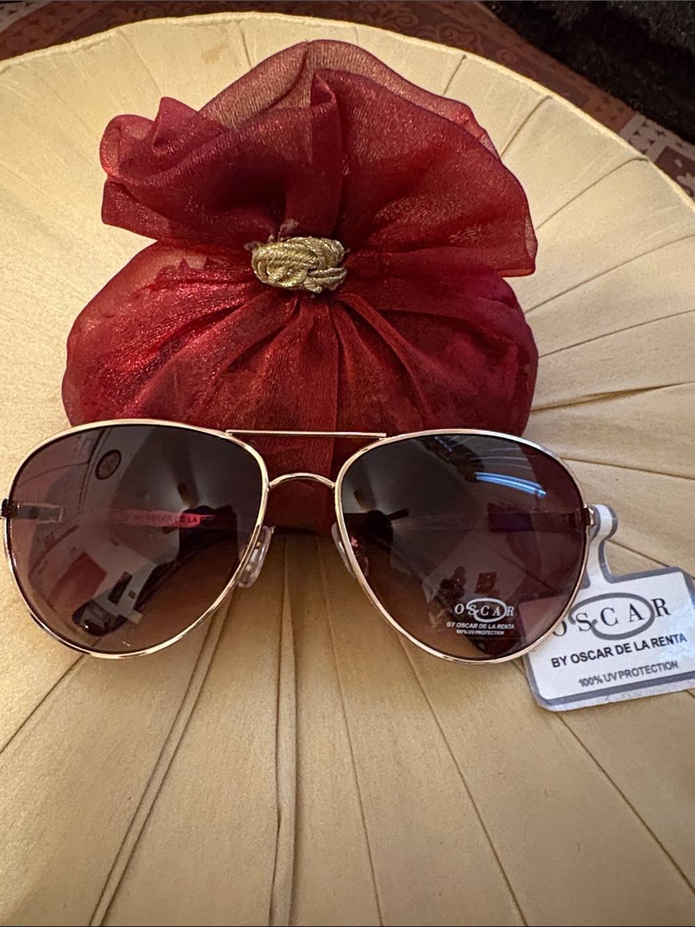 NWT Oscar de la Renta Gold Frame Brown Lens Aviator Sunglasses with Orange Pouch